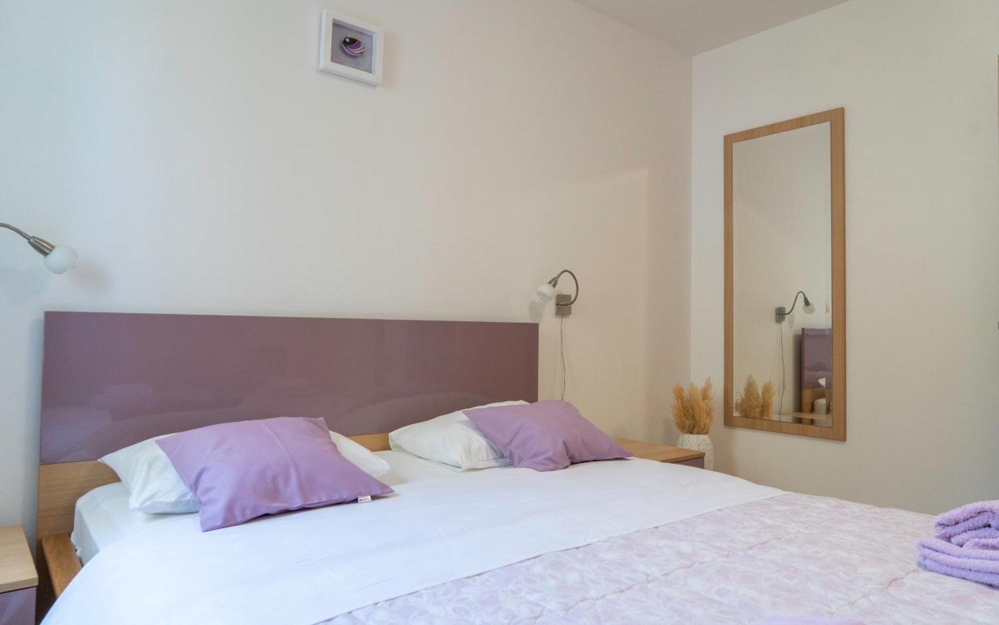 Apartments Lila Cres Rom bilde